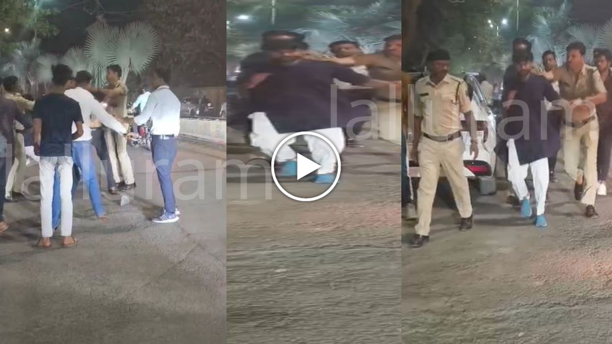 थाने के सामने युवकों का हंगामा, पुलिस की मौजूदगी में एक-दूसरे पर बरसाए लात-घूंसे, देखें Video …
