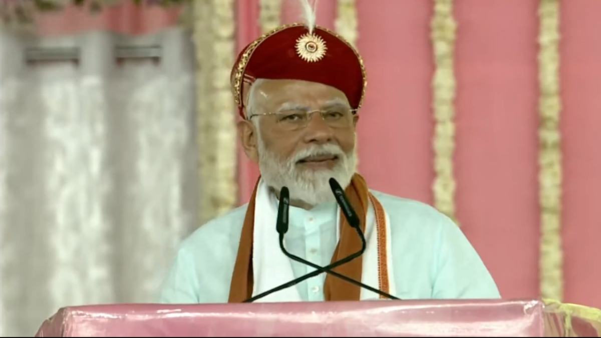 PM मोदी ने सिलवासा में ‘नमो अस्पताल’ का किया उद्घाटन, प्रधानमंत्री ने फिट रहने के दिए टिप्स, कहा-खुद को फिट रखते हैं तो ये विकसित…