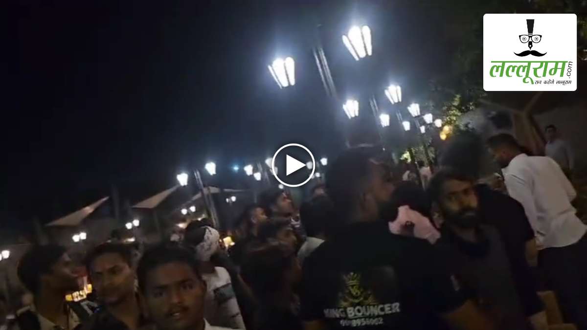 रायपुर में देर रात नाबालिगों को पिलाई जाती है शराब ? हिन्दू संगठन पहुंचे क्लब, देखें VIDEO