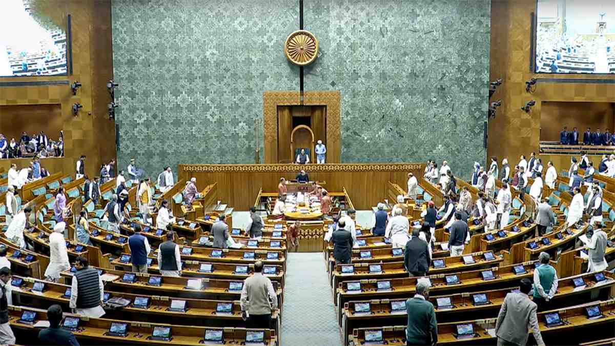बजट सत्र में सरकार को घेरने विपक्ष का प्लान, मणिपुर हिंसा, परिसीमन, वक्फ बिल समेत इन मुद्दों पर हंगामे के आसार