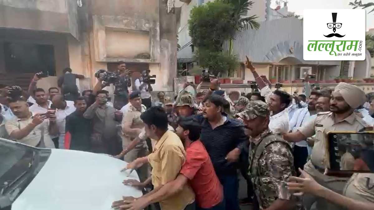 पूर्व सीएम बघेल के घर पर छापेमारी के बाद ED की गाड़ी पर हमला, कांग्रेस नेता सन्नी अग्रवाल समेत 15 से अधिक के खिलाफ FIR दर्ज