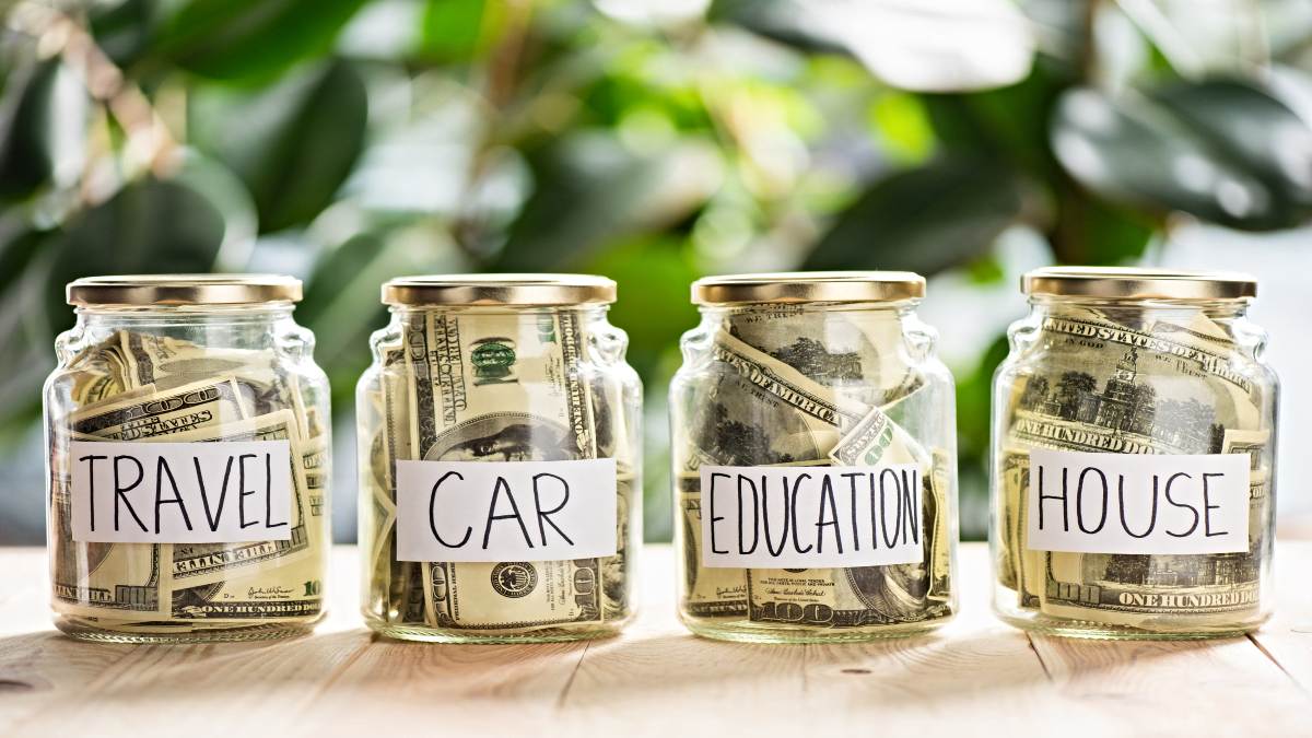 Money Saving Tips 2025: क्या आप भी पैसे नहीं बचा पाते? अपनाएं ये टिप्स और बनाएं मजबूत फाइनेंशियल प्लान…