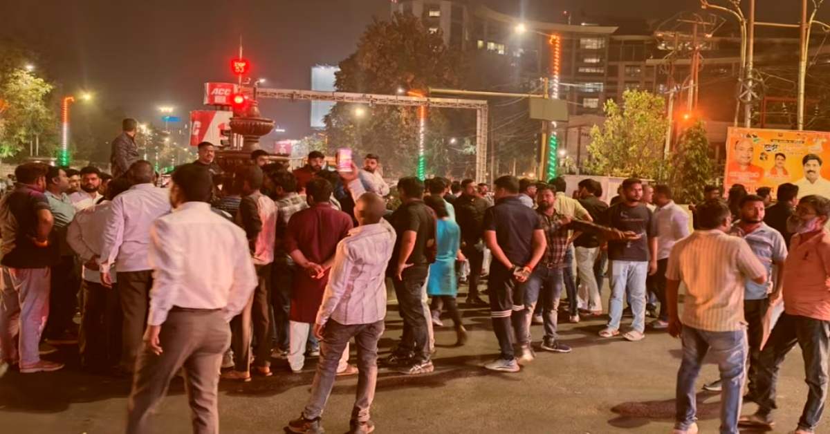 ‘पुलिसवालों ने पिलाई पेशाब, छीनी चैन’, UP पुलिस पर क्रूरता के गंभीर आरोप, जानिए आखिर वकील के साथ खाकी ने क्या किया?