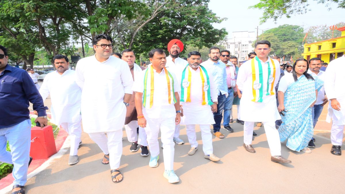 सेंट्रल जेल में बंद पूर्व मंत्री कवासी लखमा से मिलने पहुंचे प्रदेश प्रभारी सचिन पायलट, भाजपा सरकार पर लगाए गंभीर आरोप