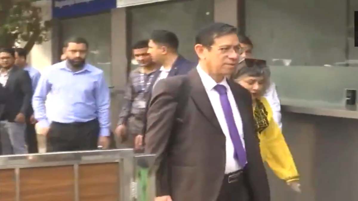 मणिपुर दौरे पर सुप्रीम कोर्ट के जजों की टीम, कुकी इलाके में नहीं जा पाए मैतेई जज, भावुक होकर बोले- जाकर उन्हें गले लगाना चाहूंगा…