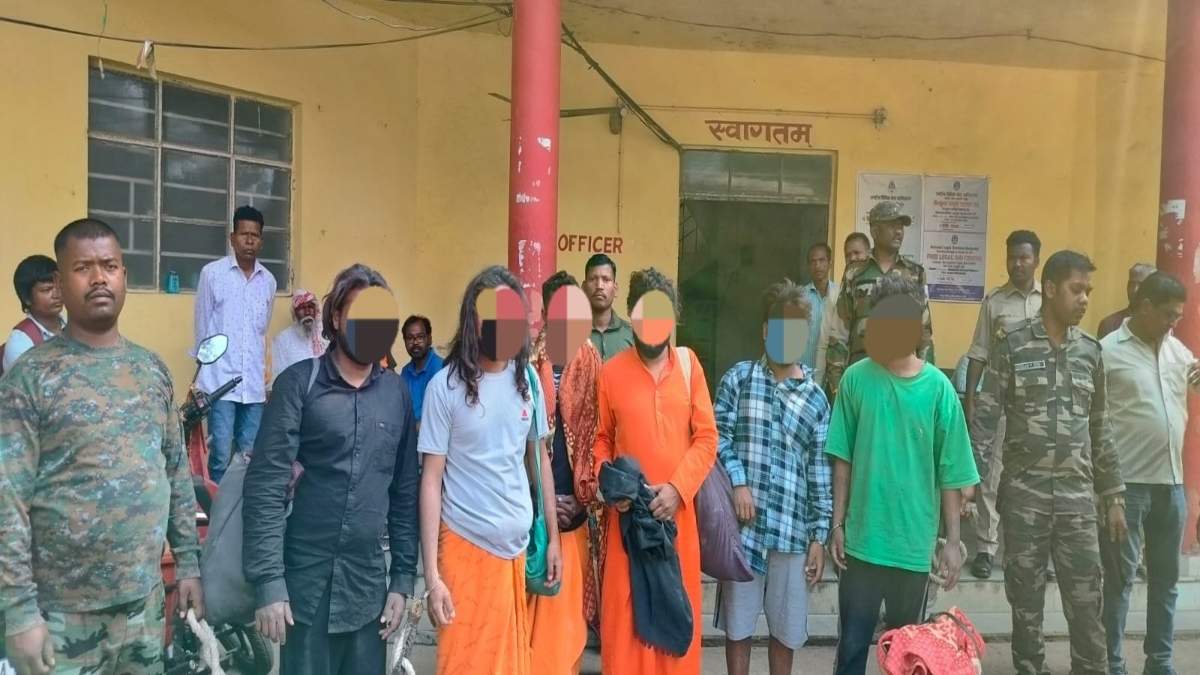 नागा साधु के भेष में गंदा काम! हरिद्वार से आए 6 आरोपियों को पुलिस ने दबोचा, सोना-चांदी समेत नर कंकाल किया बरामद