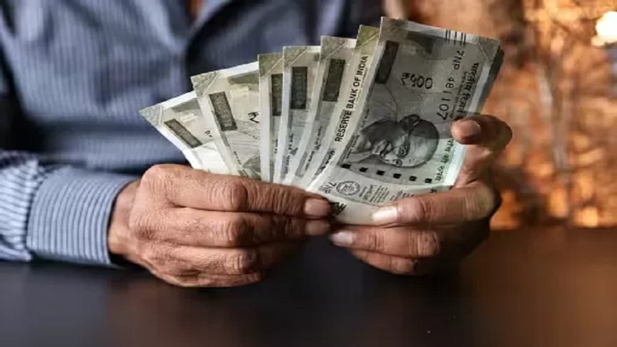 कट गया न गुरू वेतन: 16 अधिकारियों को महंगी पड़ी लापरवाही, कलेक्टर ने दिए सैलरी काटने के निर्देश, ये है पूरा मामला