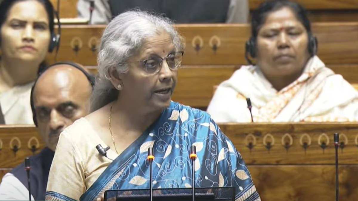गूगल मैप से तलाशे ठिकाने, WhatsApp messages की मदद से पकड़ी गई 200 करोड़ की टैक्स चोरी, फाइनेंस मिनिस्टर ने लोकसभा में दी जानकारी