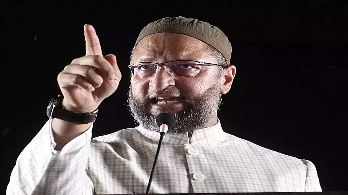 बुलडोजर एक्शन पर भड़के असदुद्दीन ओवैसी, कुणाल कामरा का जिक्र बोले- CM योगी और फडणवीस सिर्फ मुसलमानों का घर…