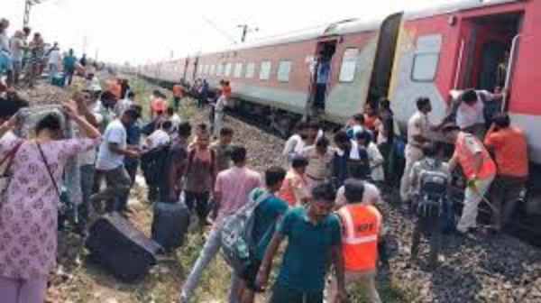 कामाख्या एक्सप्रेस रेल हादसा: कई ट्रेनों के रूट बदले…