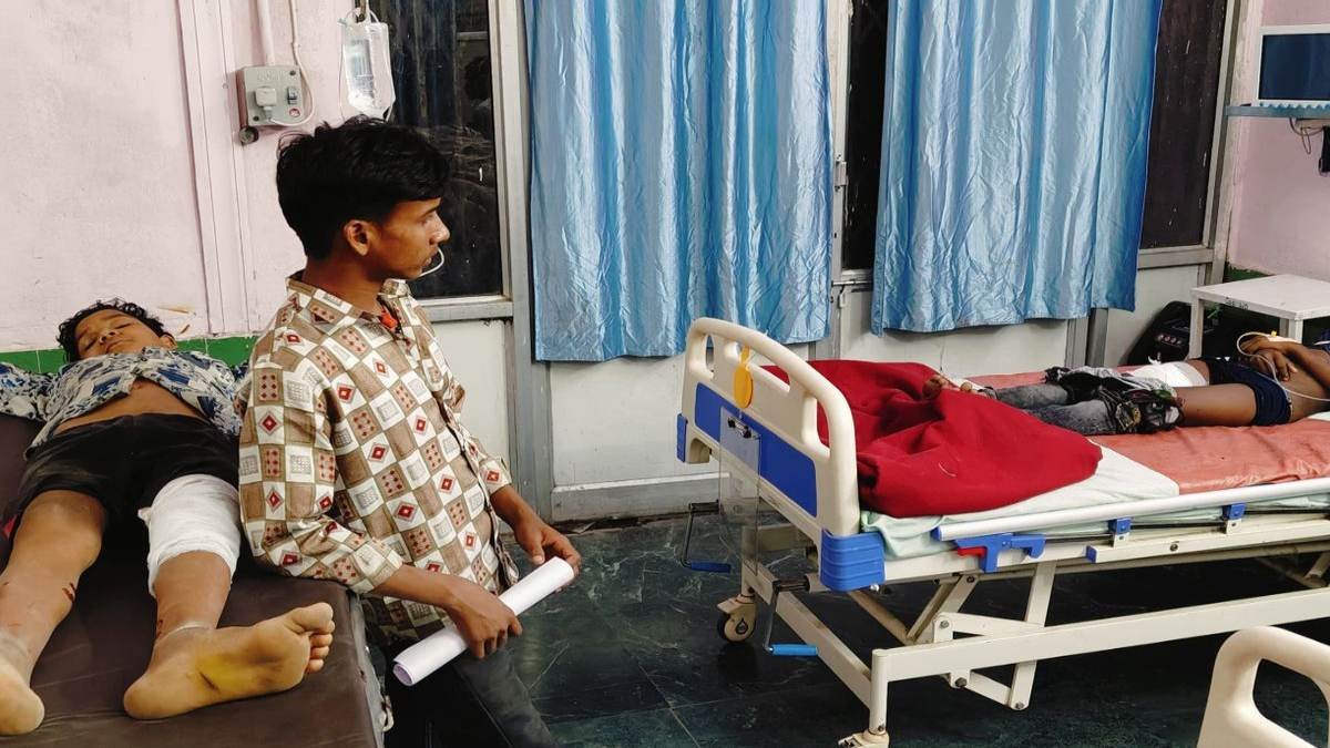 CG News: तेज DJ की आवाज से गिरा घर का छज्जा… 11 साल के बच्चे की मौत, 4 गंभीर