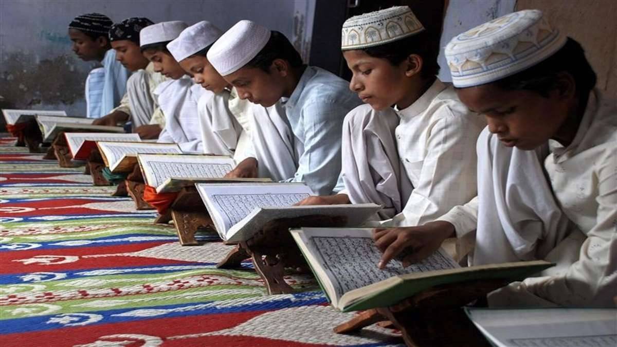 मदरसे पर चला प्रशासन का हंटर, बिना पंजीकरण किया जा रहा था संचालित, टीम ने किया सील