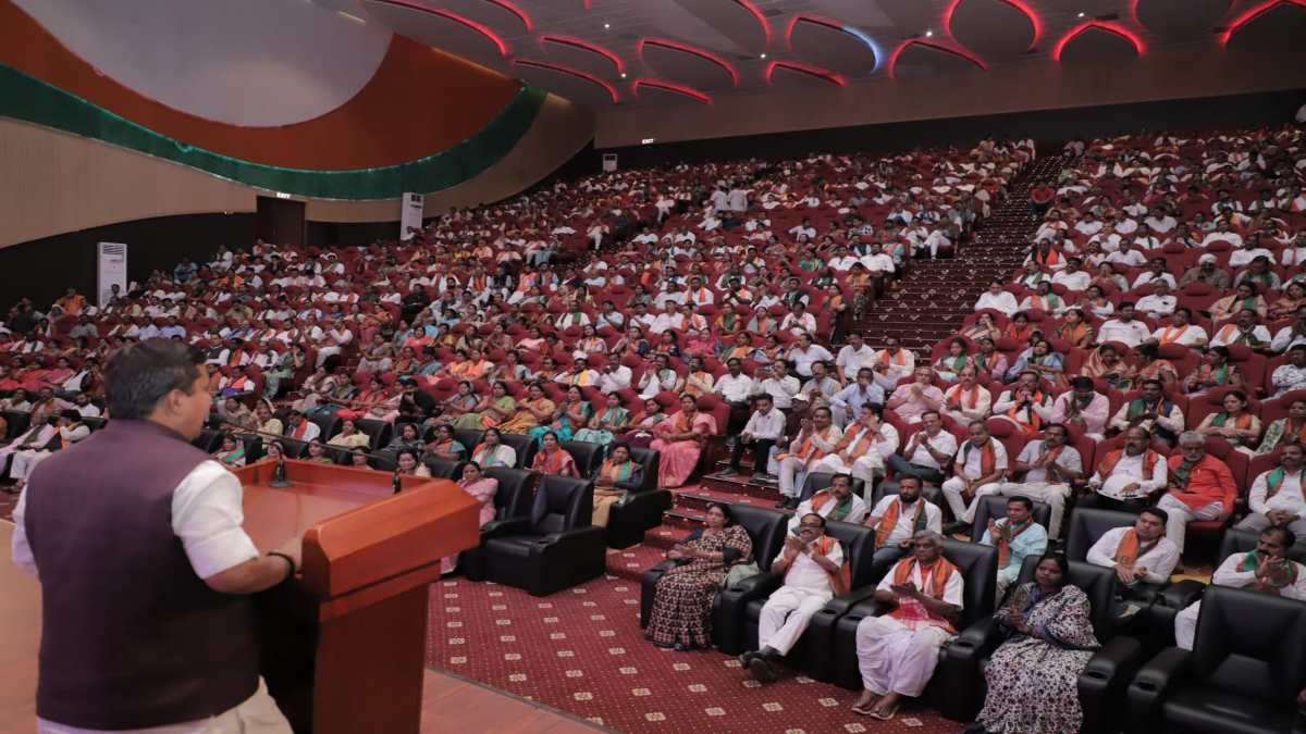 निकाय व पंचायत चुनावों में जीत के बाद भाजपा कार्यकर्ताओं की हुई बैठक, नितिन नबीन बोले- जीत के बाद प्रतिनिधि जवाबदेही ना भूलें