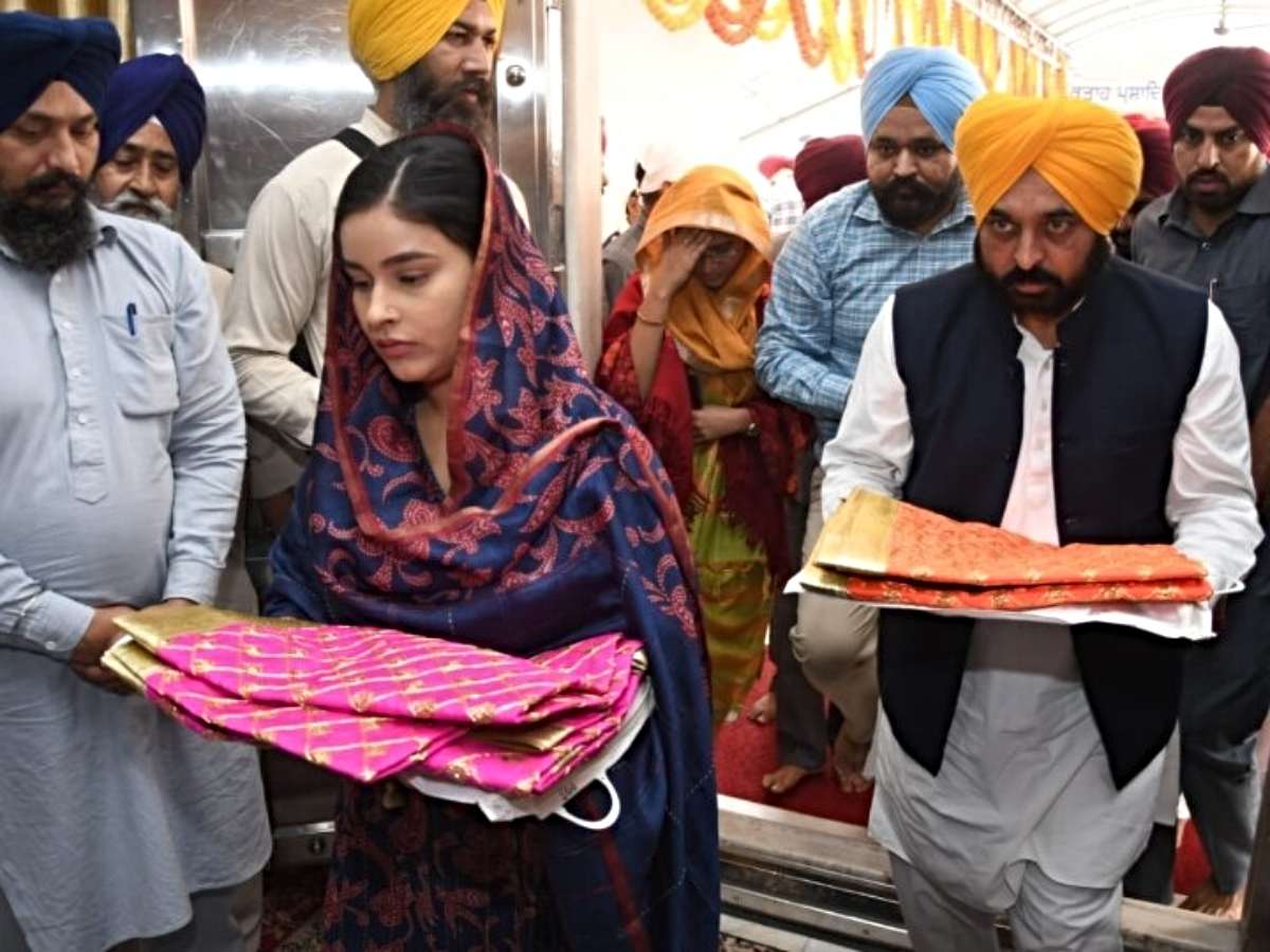 होला मोहल्ला पर CM Bhagwant Mann ने तख्त श्री केसगढ़ साहिब में मत्था टेका, बोले – गुरुओं की राह पर चलेगी सरकार…