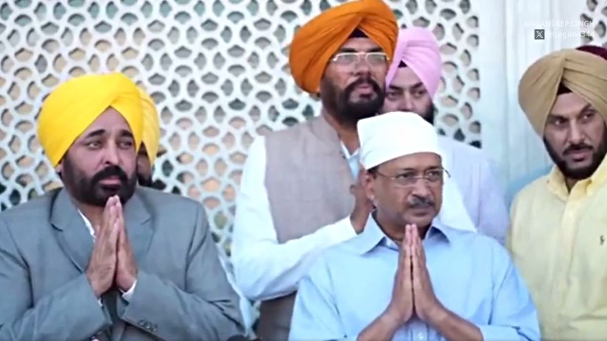 अपनी पत्नी संग स्वर्ण मंदिर पहुंचे अरविंद केजरीवाल, मान सरकार को लेकर कही ये बात…