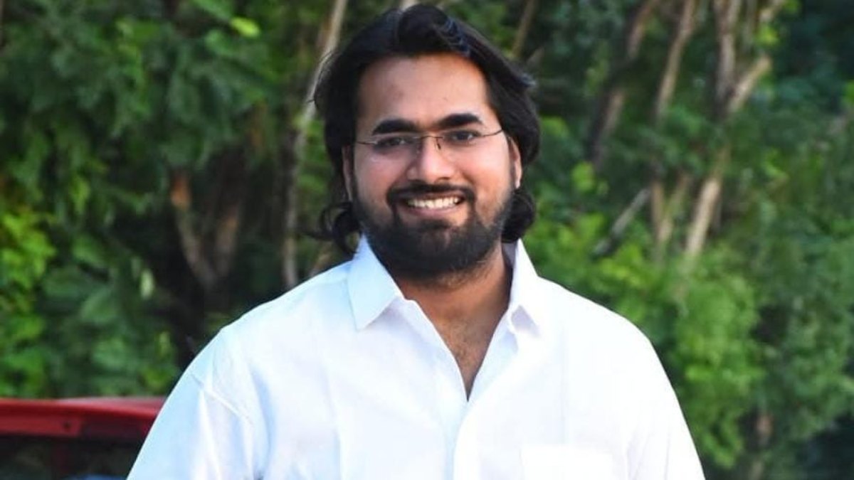 CG Breaking News: जमीन की धोखाधड़ी के मामले में PCC सचिव सिधांशु मिश्रा गिरफ्तार, पुलिस ने कोर्ट में किया पेश