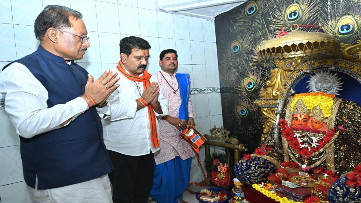 CM साय ने माता कौशल्या और प्रभु राम के किए दर्शन, प्रदेशवासियों के सुख-समृद्धि के लिए की कामना…