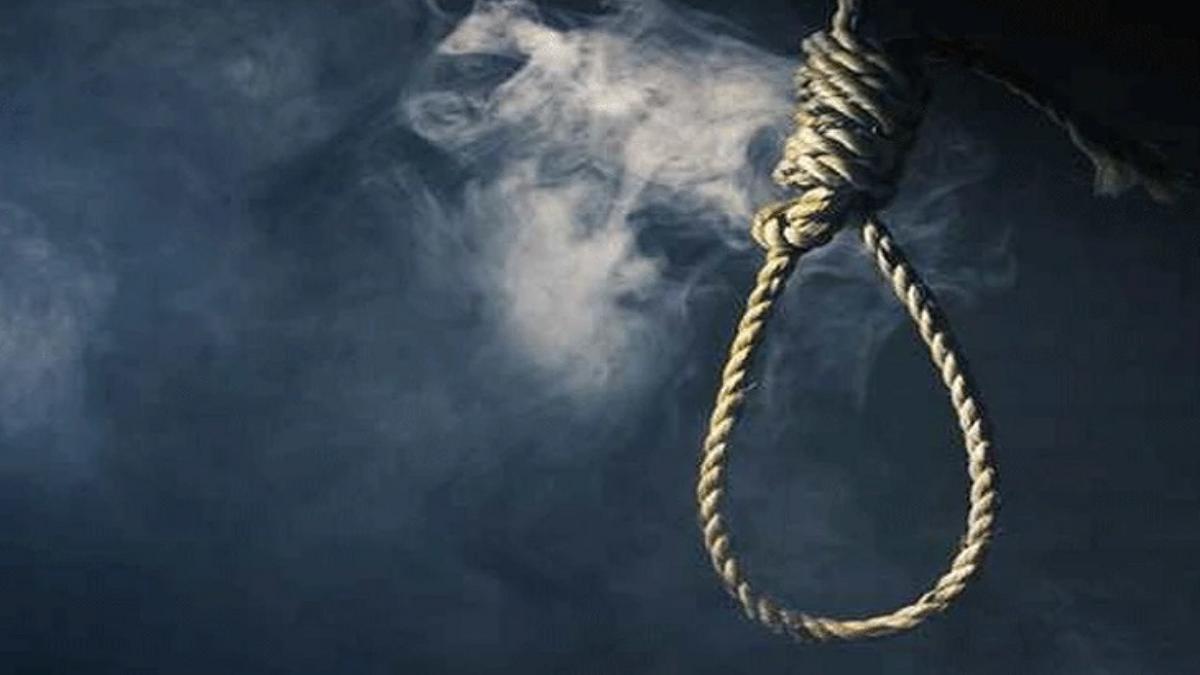 रेपिस्ट पिता ने जेल में फांसी लगाकर की खुदकुशी, 4 दिन पहले हुई थी डबल उम्रकैद की सजा