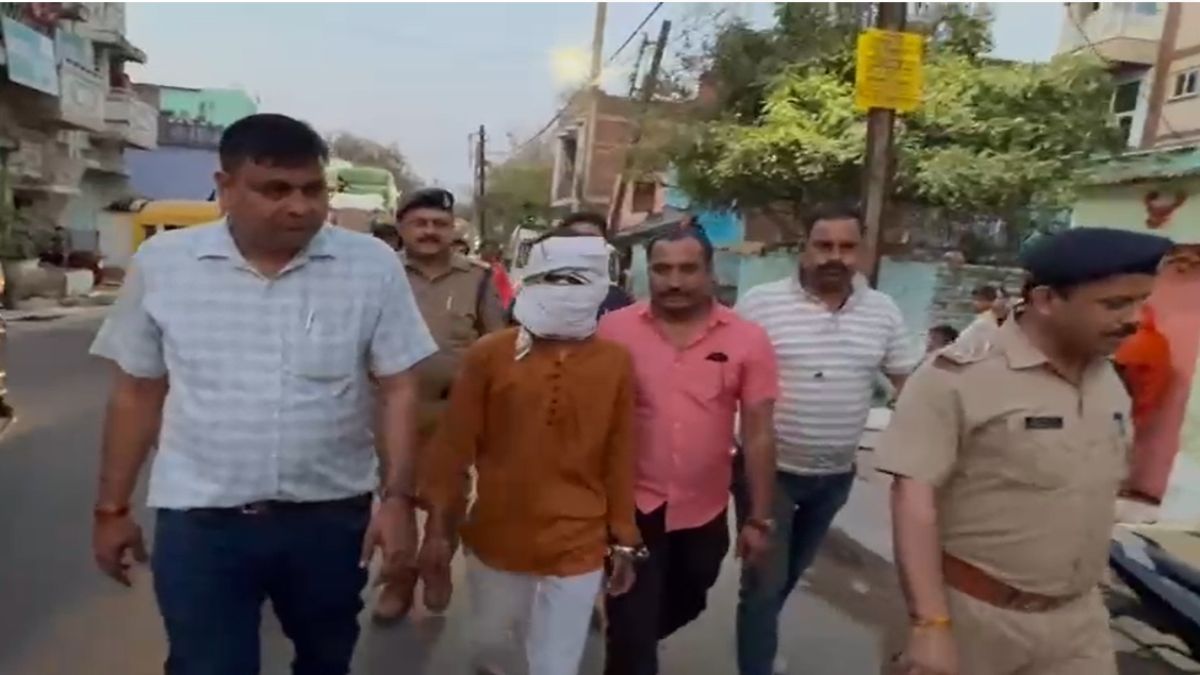हत्या का आरोपी गिरफ्तारः गोली मारकर वारदात को दिया था अंजाम, पुलिस ने कराया क्राइम सीन का रिक्रिएशन