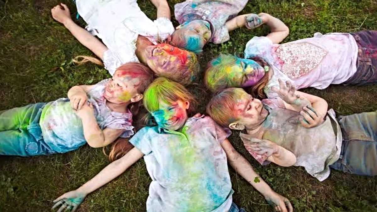 Holi, Child Heath Care Tips: होली के दिन इस तरह रखें बच्चों का ख्याल, ताकि न हो तबीयत ख़राब…
