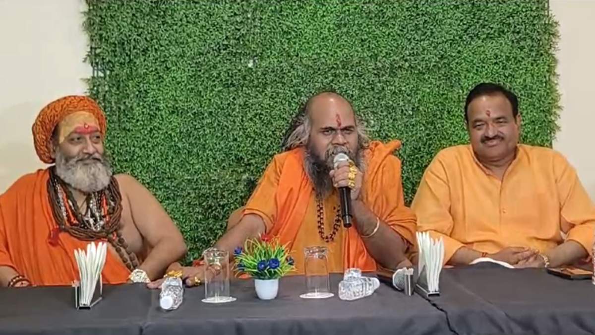 दिग्विजय धर्म विरोधीः मिर्ची बाबा बोले- अब राजनीति से मोहभंग हो गया, अप्रैल में करेंगे लक्षचंडी कुंभ महायज्ञ