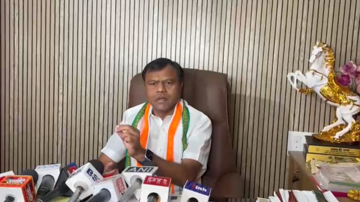 महादेव सट्टा एप : PCC चीफ बैज ने कहा-पंडित प्रदीप मिश्रा से CBI करेगी पूछताछ ? भारतमाला प्रोजेक्ट की जांच हो जाएगी तो बीजेपी के आधे से ज्यादा नेता जाएंगे अंदर…