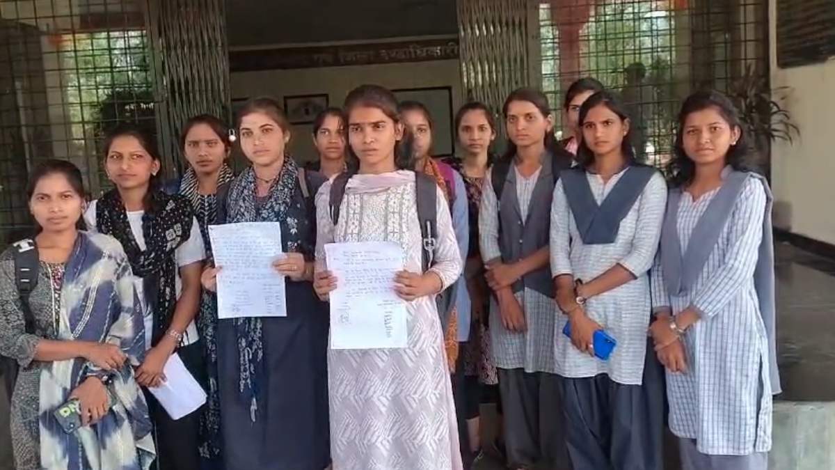 उच्च शिक्षा मंत्री के प्रभार वाले जिले में स्टूडेंट्स का हाल बदहाल, नहीं मिल रही सरकारी मदद, आखिर कहां सो रहे जिम्मेदार ?