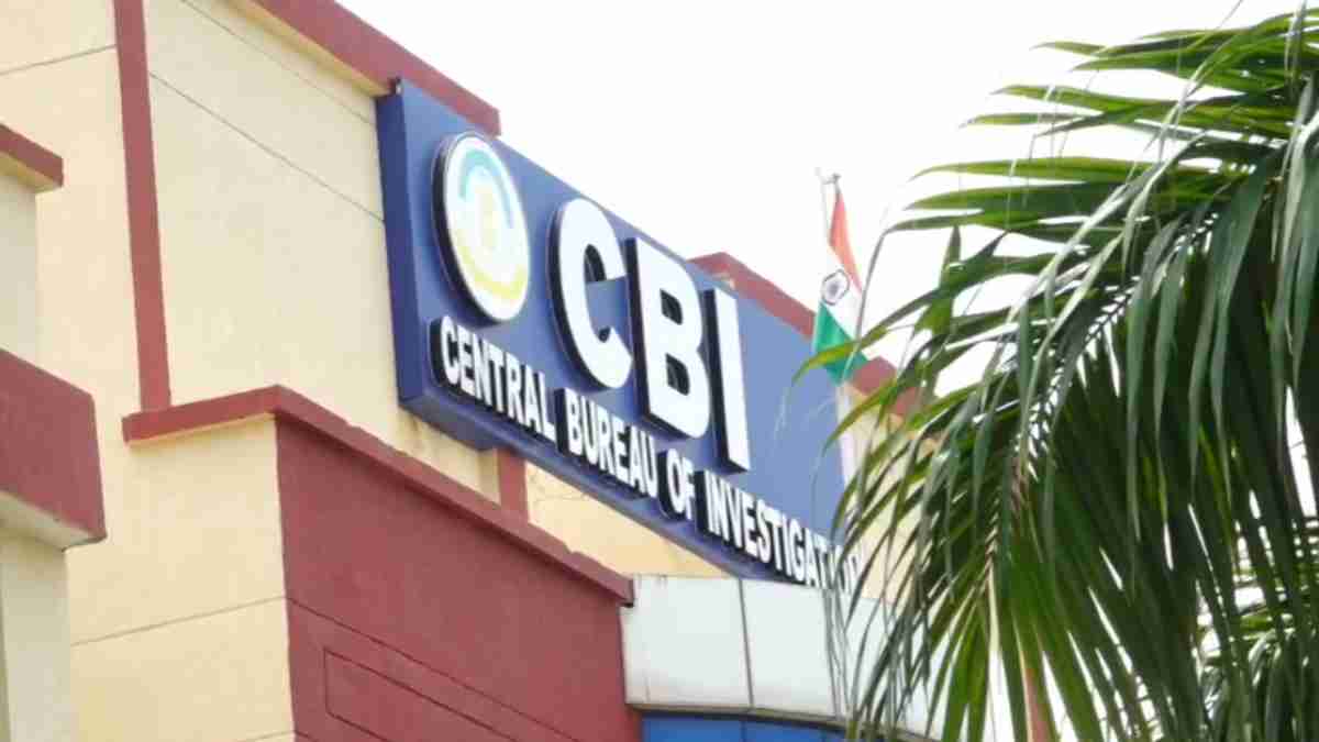 CAG के वरिष्ठ लेखा अधिकारी के खिलाफ सीबीआई ने दर्ज किया मामला, 12 साल में की छप्परफाड़ कमाई…
