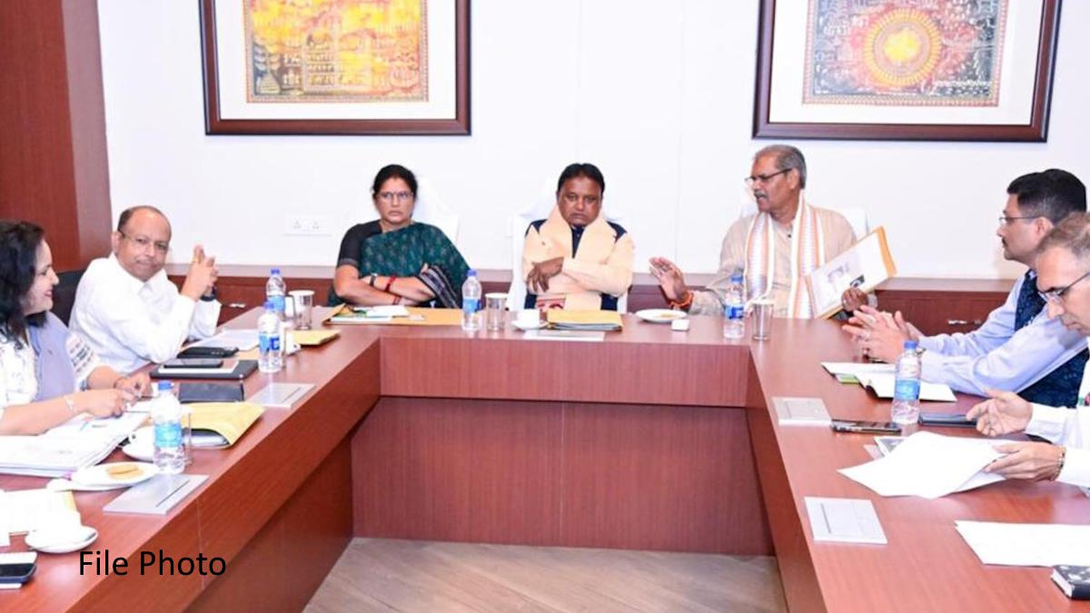 Odisha News: माझी सरकार ने 1,65,303 करोड़ रुपए के निवेश को दी मंजूरी…