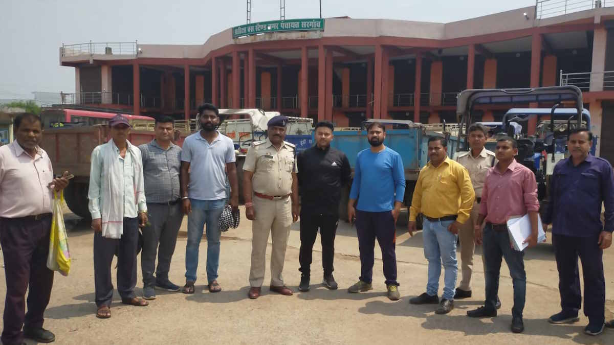 अवैध खनिज परिवहन पर बड़ा एक्शन, खनिज, राजस्व और पुलिस की संयुक्त टीम ने जब्त किया 10 ट्रैक्टर और एक हाइवा
