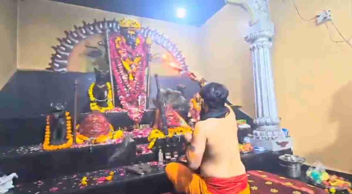 काल भैरव धाम में शराबियों ने किया हंगामा: मंदिर तोड़ने और पीठाधीश्वर को जान से मारने की धमकी, FIR के बाद दोबारा पहुंचकर…