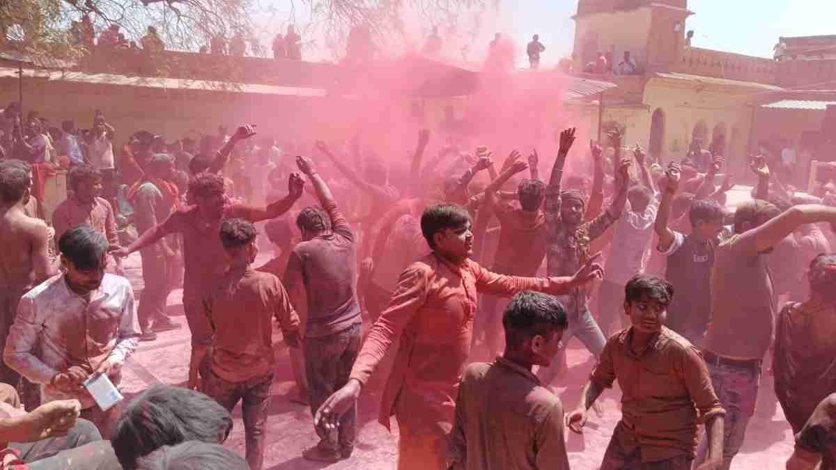Rang Panchami 2025: MP का अनोखा सूर्य मंदिर, दर्शन करने से खत्म हो जाता है चर्मरोग, चढ़ाया जाता है पलाश के फूलों का रंग