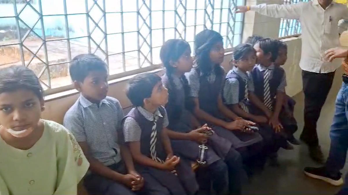 सरकारी स्कूलों से बच्चों का मोहभंगः बजट बढ़ा लेकिन बच्चे घटे, कक्षा पहली से आठवीं तक के 21 लाख बच्चे घटे