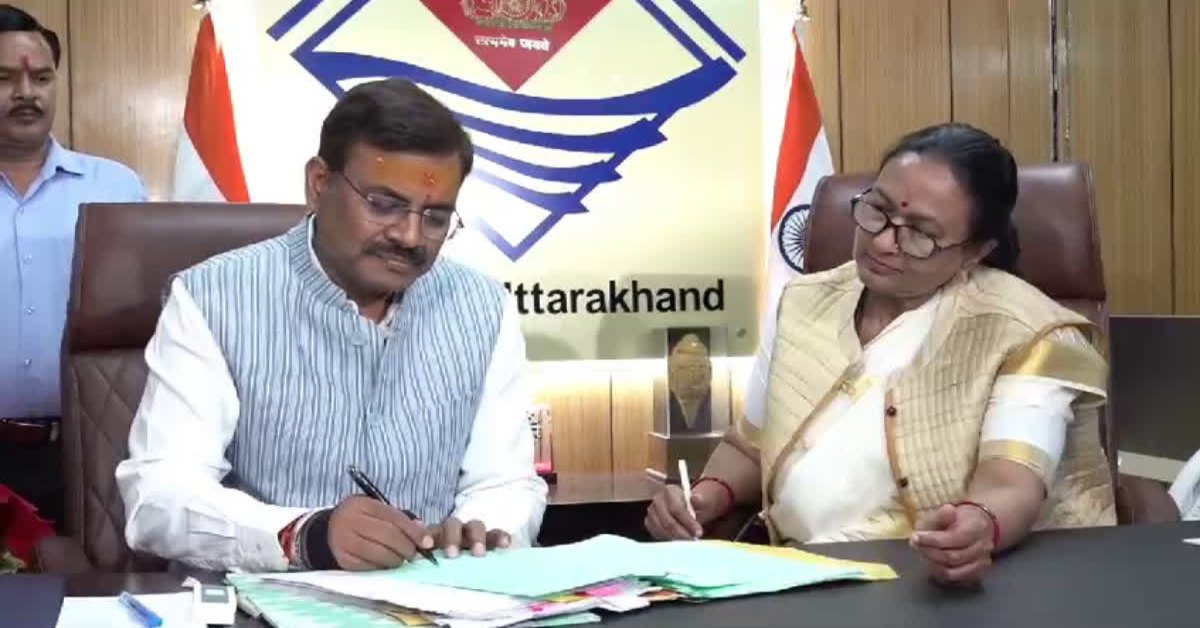 उत्तराखंड के 19वें मुख्य सचिव बने आनंद वर्धन, राधा रतूड़ी ने सौंपा चार्ज, पौड़ी और हरिद्वार के रह चुके हैं DM