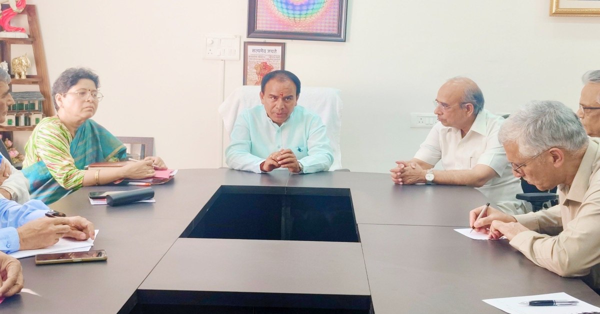 ‘चारधाम में यात्रियों को किसी प्रकार की असुविधा न हो’, स्वास्थ्य मंत्री रावत ने अधिकारियों को दिए कड़े निर्देश, कहा- यात्रा मार्ग पर स्वास्थ्य अधिकारी तैनात रहे