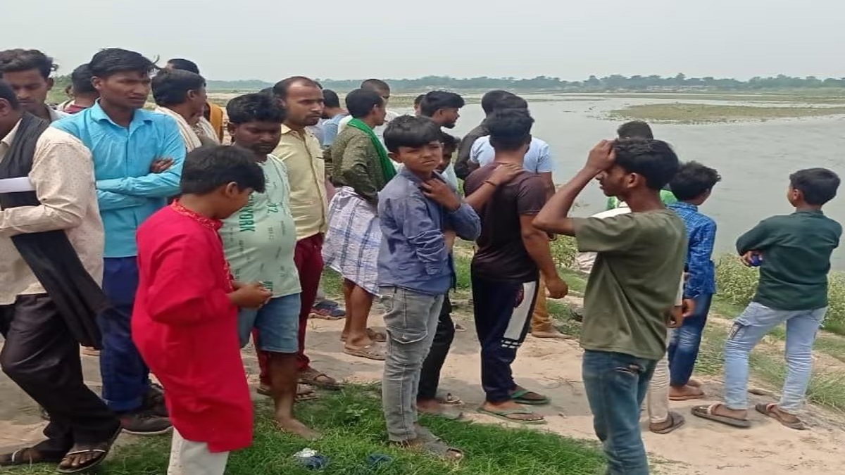 सीतामढ़ी में बड़ा नाव हादसा, बागमती नदी में एक ही परिवार के 4 लोग डूबे, मां-बेटी का शव बरामद, एक बच्ची लापता