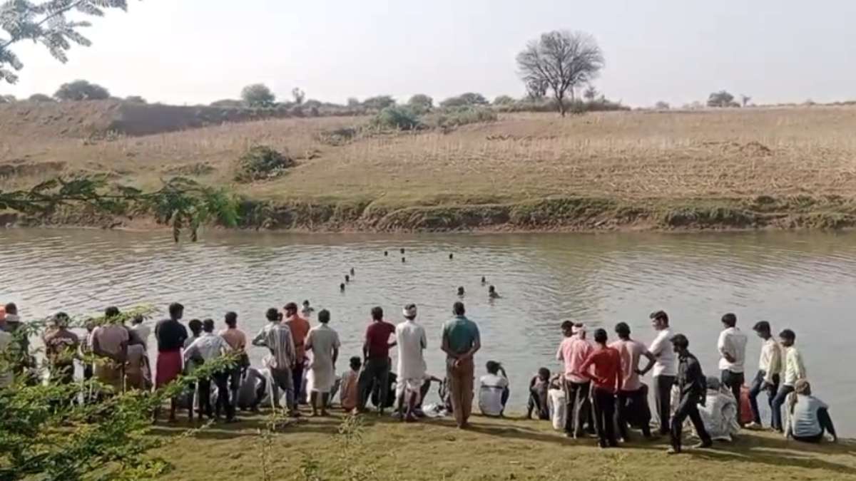 पशुओं को पानी पिलाने गया युवक क्वारी नदी में डूबा, किनारे में मिले कपड़े और जूते, तलाश में जुटे गोताखोर