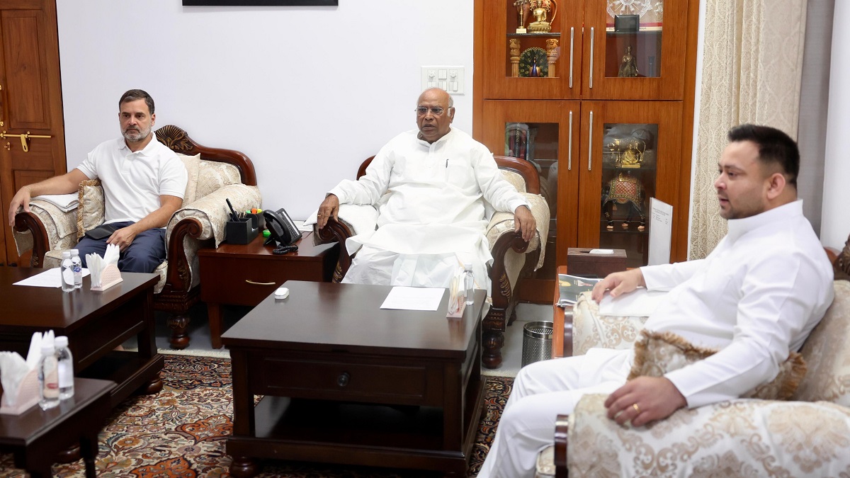 खरगे के घर पर राहुल और तेजस्वी ने तैयार किया बिहार जीतने का प्लान, CM चेहरे पर भी सामने आया बड़ा बयान, जानें किन-किन मुद्दों पर हुई चर्चा?