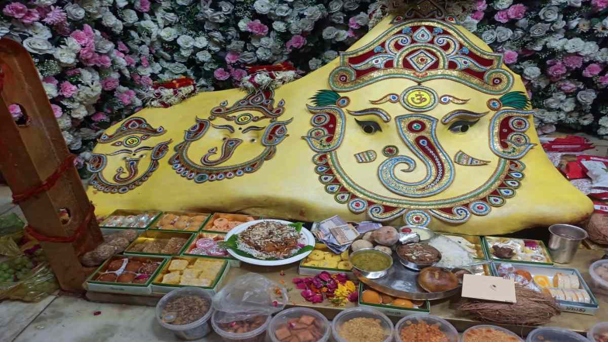 भगवान श्री चिंतामन गणेश की जत्रा का समापन: पंचामृत से अभिषेक कर किया भव्य श्रृंगार, 56 भोग भी लगाया, जानिए क्या है मान्यता