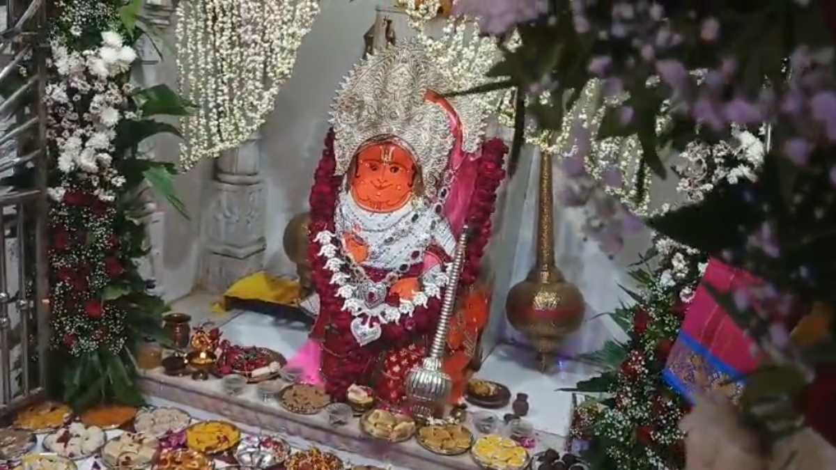 हनुमानजी का चमत्कारिक मंदिर: घटना से पहले ही हो जाता है आभास, यहां से गुजरने वाली हर ट्रेन की रफ्तार हो जाती धीमी, जानें क्या है मान्यता