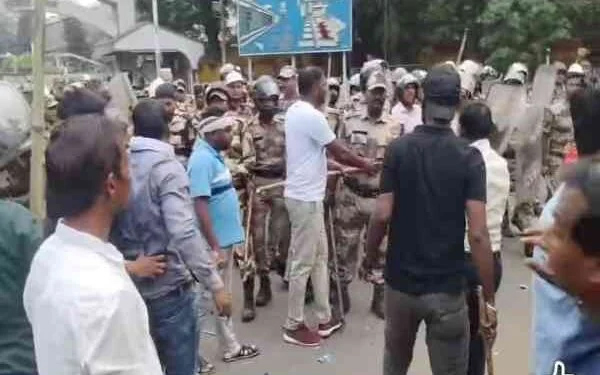 बोकारो में BSL के विस्थापितों पर CISF ने किया लाठीचार्ज, एक युवक की मौत, 3 घायल, CISF पर केस दर्ज
