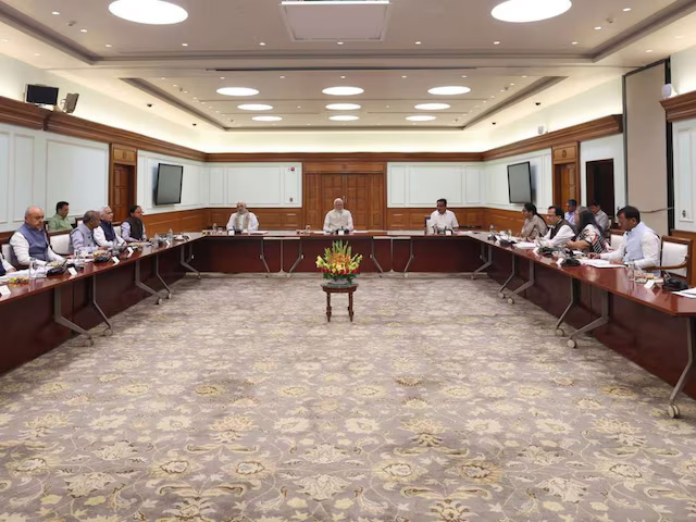 यमुना की सफाई पर PM मोदी ने की हाई लेवल मीटिंग, केंद्रीय गृह मंत्री अमित शाह से लेकर दिल्ली के LG, CM रेखा भी रहे मौजूद