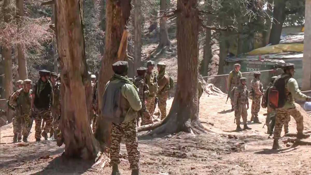 पहलगाम आतंकी हमले के बाद सेना का बड़ा एक्शन, एक आतंकी ठिकानों का भंडाफोड़, 175 से ज्यादा संदिग्ध हिरासत में लिए गए