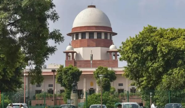 सुप्रीम कोर्ट की अहम टिप्पणी;’काजी और शरिया अदालत को भारतीय कानून के तहत मान्यता नहीं’, आदेश मानने के लिए नहीं डाल सकते दवाब
