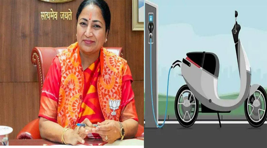 CM रेखा गुप्ता का दिल्ली की महिलाओं को तोहफा, इलेक्ट्रिक दोपहिया वाहन पर मिलेगी 36,000 रुपये की सब्सिडी