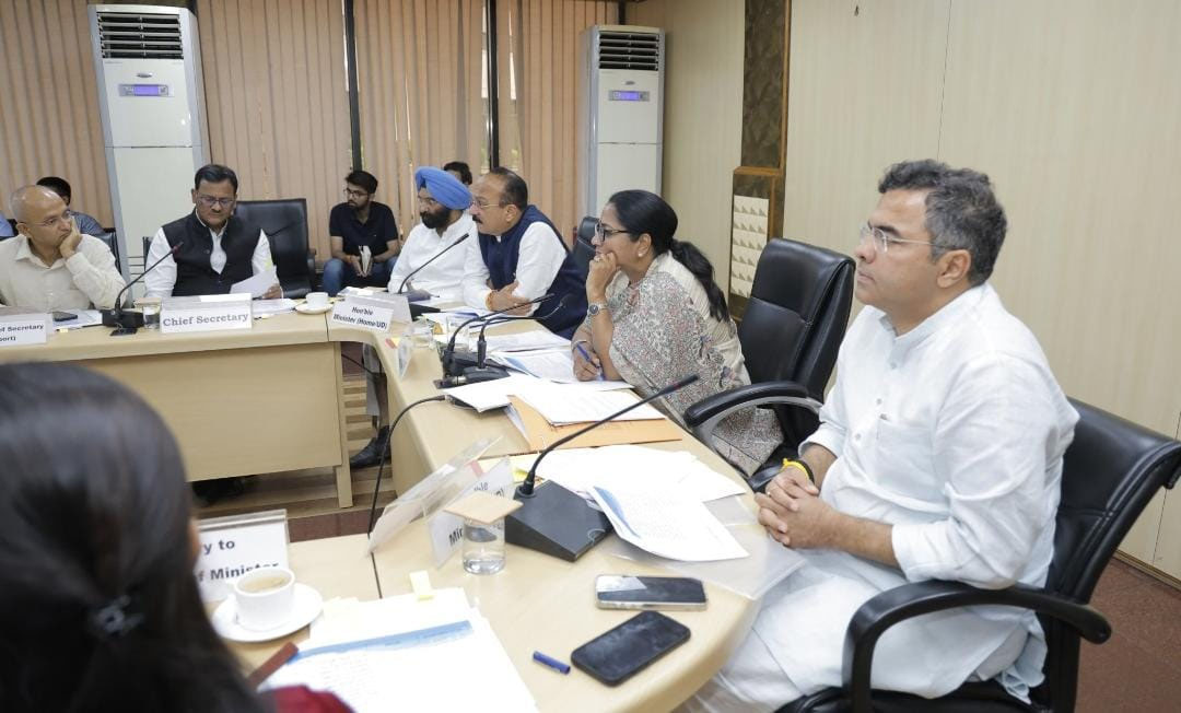 रेखा गुप्ता सरकार का प्रदूषण को लेकर अहम फैसला, दिल्ली में इन जगहों पर बनेंगे 6 नए एयर मॉनिटरिंग स्टेशन