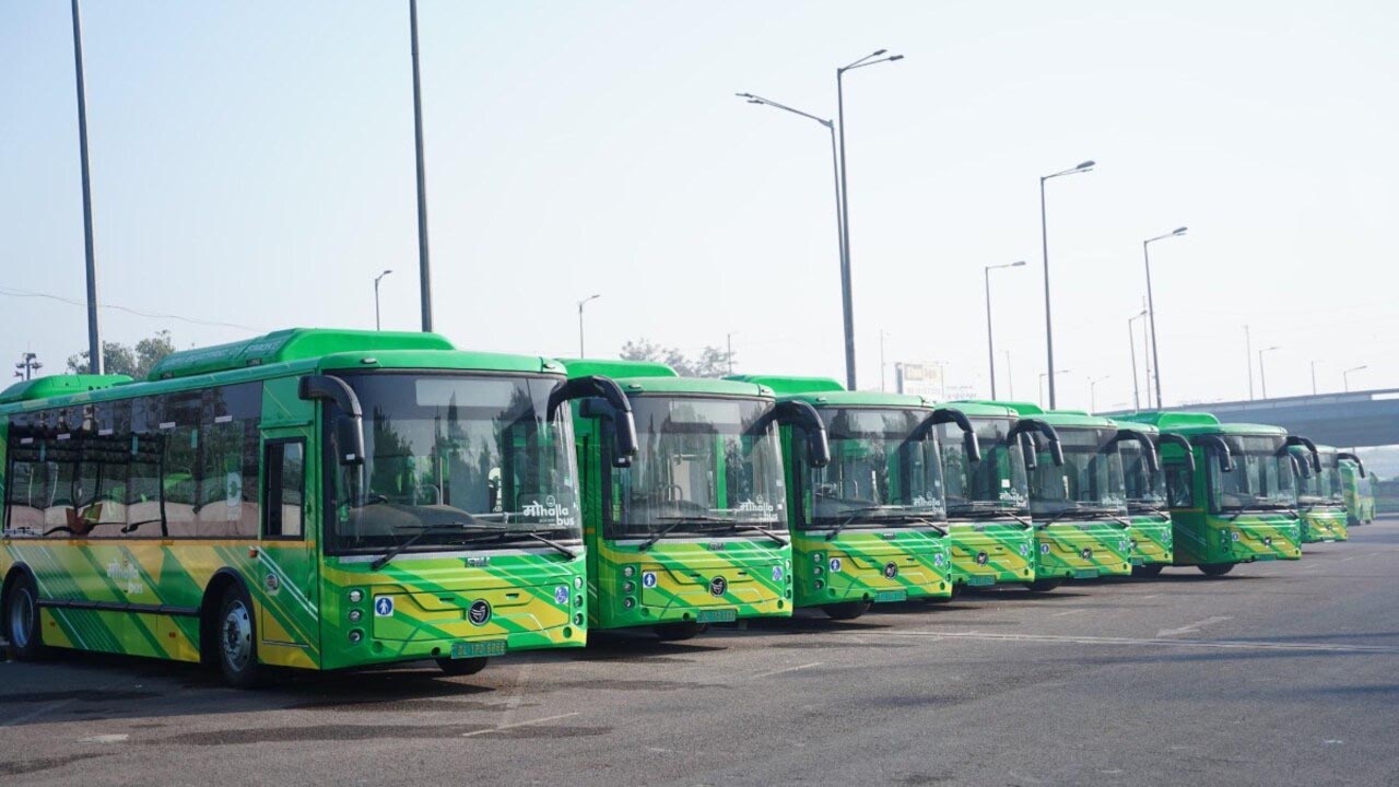 दिल्ली की सड़कों पर इस हफ्ते दौड़ेंगी 670 मोहल्ला बस; सरकार ने दी मंजूरी