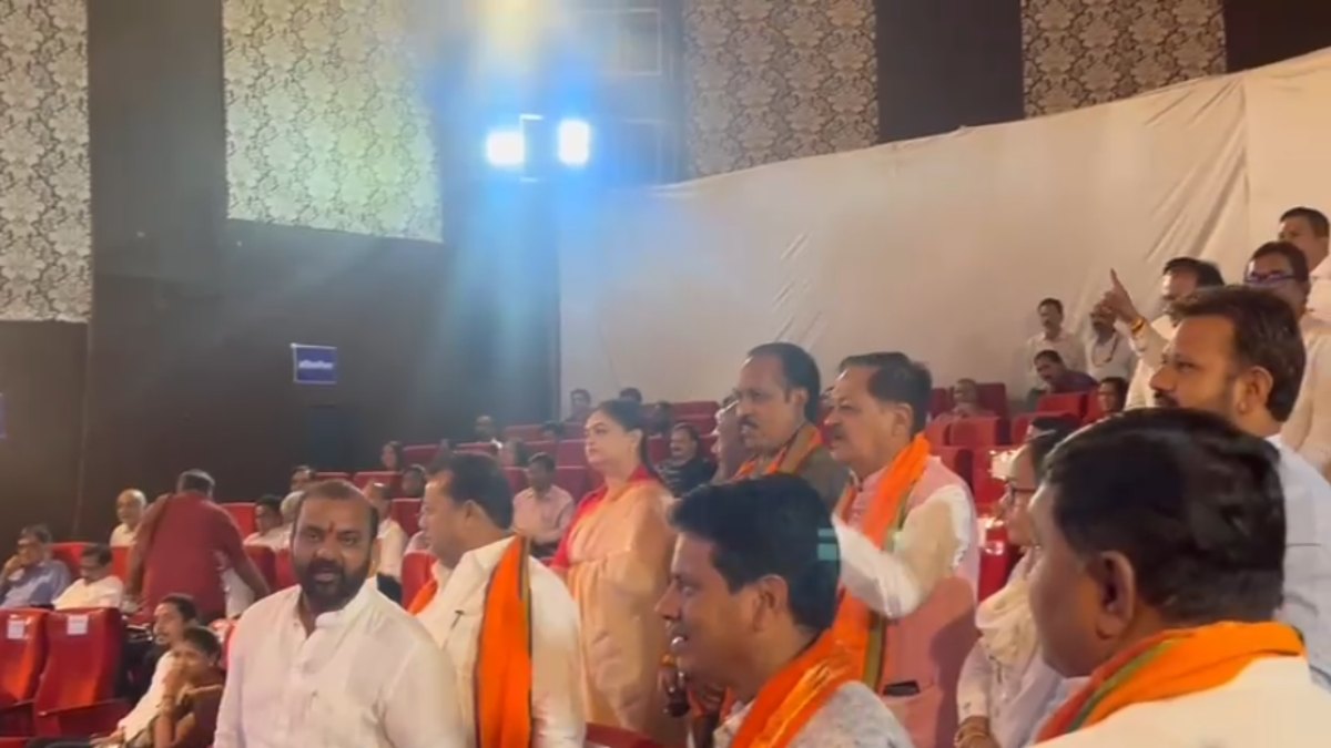 One Nation-One Election प्रस्ताव पर बवाल- विपक्ष ने कहा हमें बोलने नहीं दिया जा रहा, बीजेपी ने लगाए कांग्रेस राष्ट्र विरोधी के नारे..