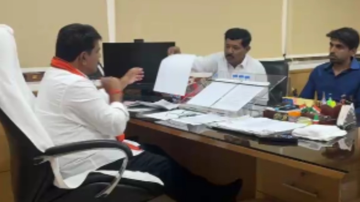 पाकिस्तानी हिंदुओं ने डिप्टी सीएम शर्मा से लगाई गुहार….उपमुख्यमंत्री बोले- आप पाकिस्तान पीड़ित, केंद्र से करेंगे बात…
