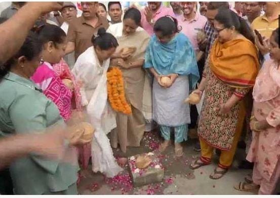 Delhi: CM रेखा गुप्ता ने अपने विधानसभा क्षेत्र शालीमार बाग में कई विकास परियोजनाओं का किया उद्घाटन, अब इलाके में दोनों टाइम आएगा पानी